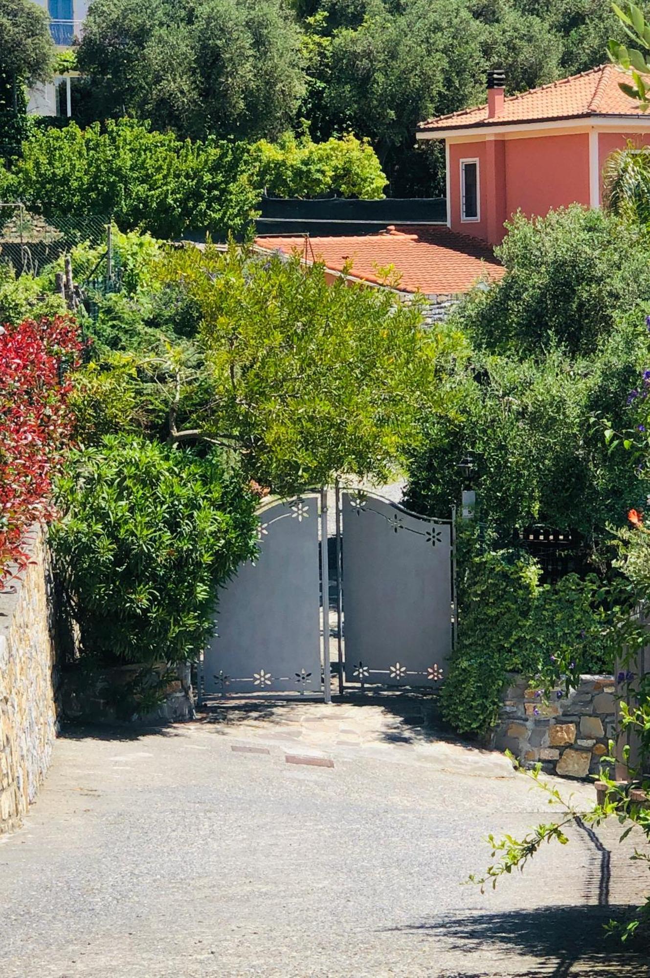Le Jardin Sur Mer Avec Bike Et Mtb Tour Hotel Imperia Luaran gambar