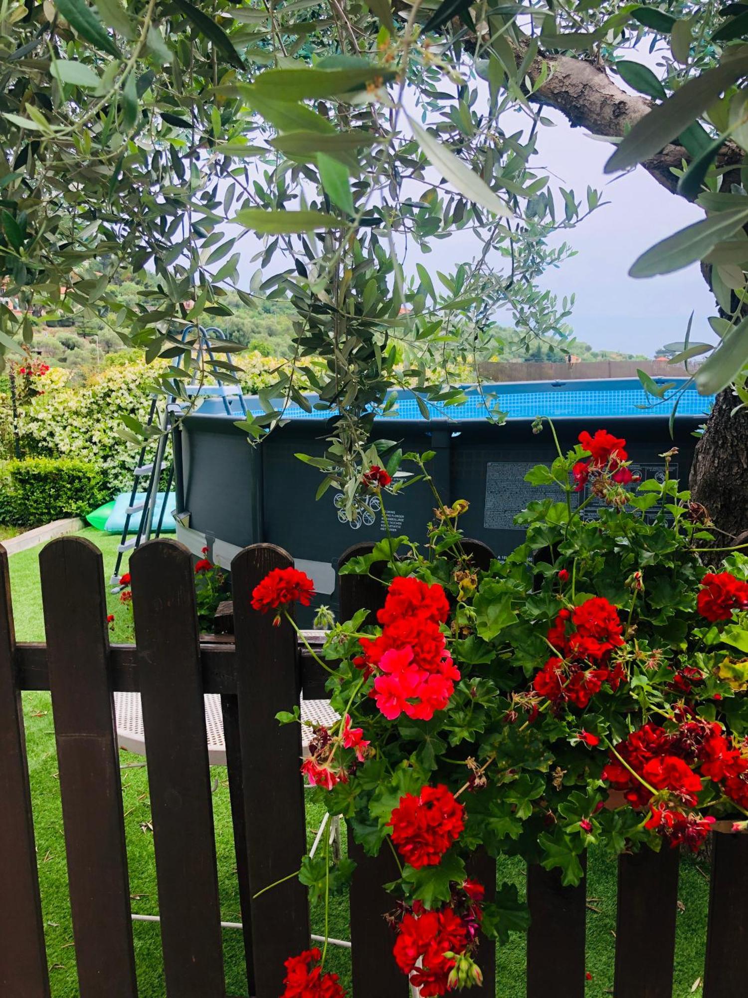 Le Jardin Sur Mer Avec Bike Et Mtb Tour Hotel Imperia Luaran gambar